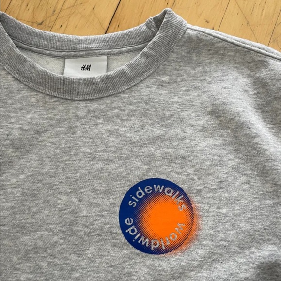 Grey cozy crewneck - Picture 2 of 4